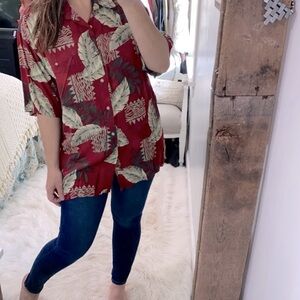 Vintage red Hawaiian vacay shirt size large
